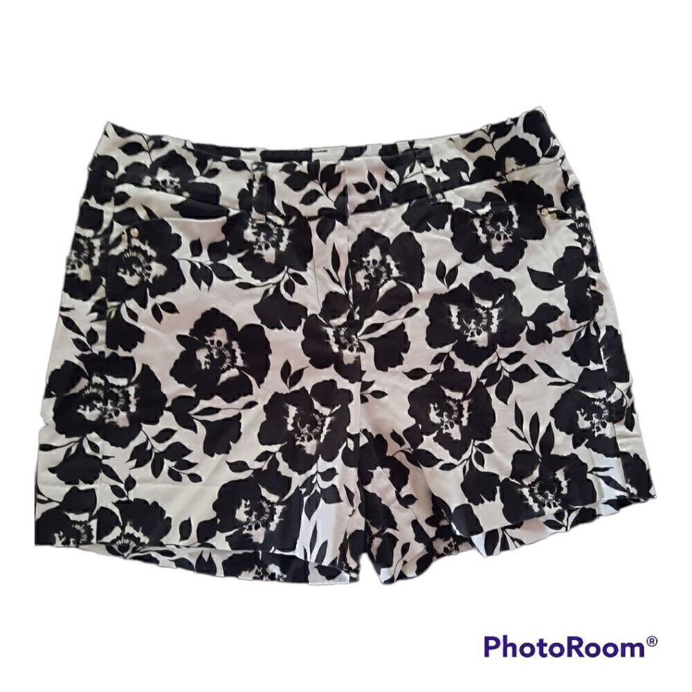 WHITE HOUSE BLACK MARKET floral printed chino short